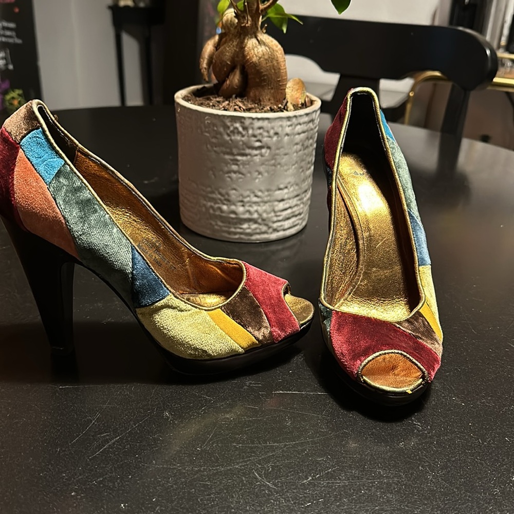 Velvet patch, coach peep toe high heels - Picture 7 of 12